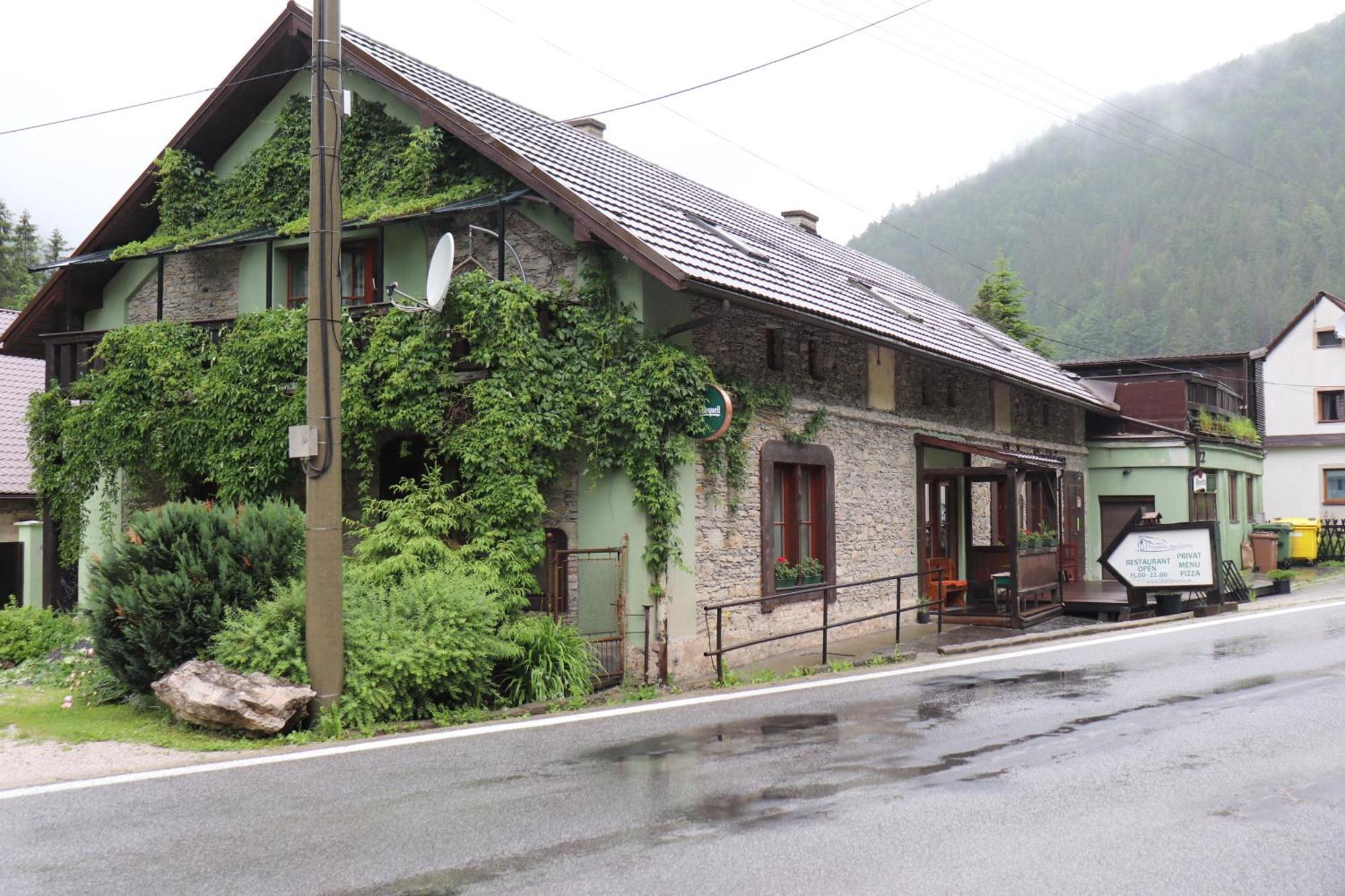 Hostinec Stará Krčma Stratená Esterno foto